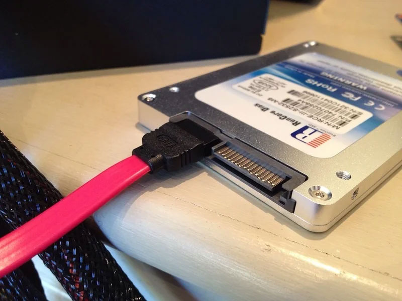 SSD SATA 2,5" có cáp SATA