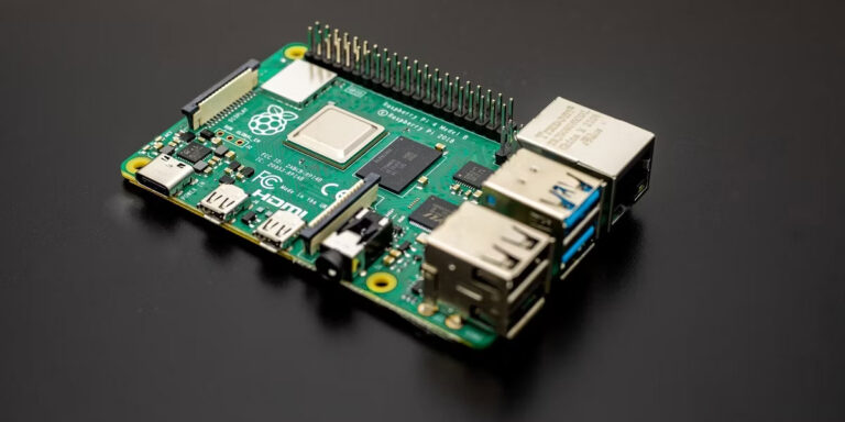 Thiết bị Raspberry Pi 4