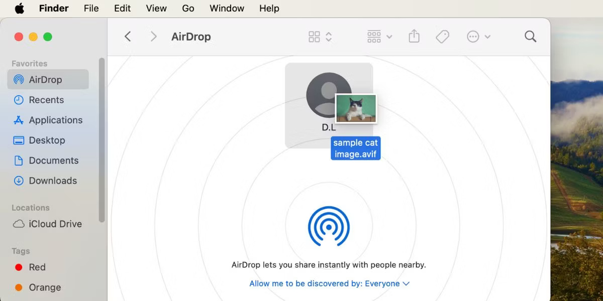 Cửa sổ AirDrop trong Mac Finder