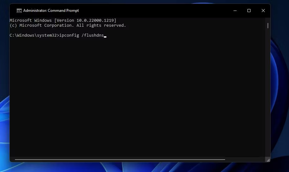 Xóa cache DNS từ Command Prompt.