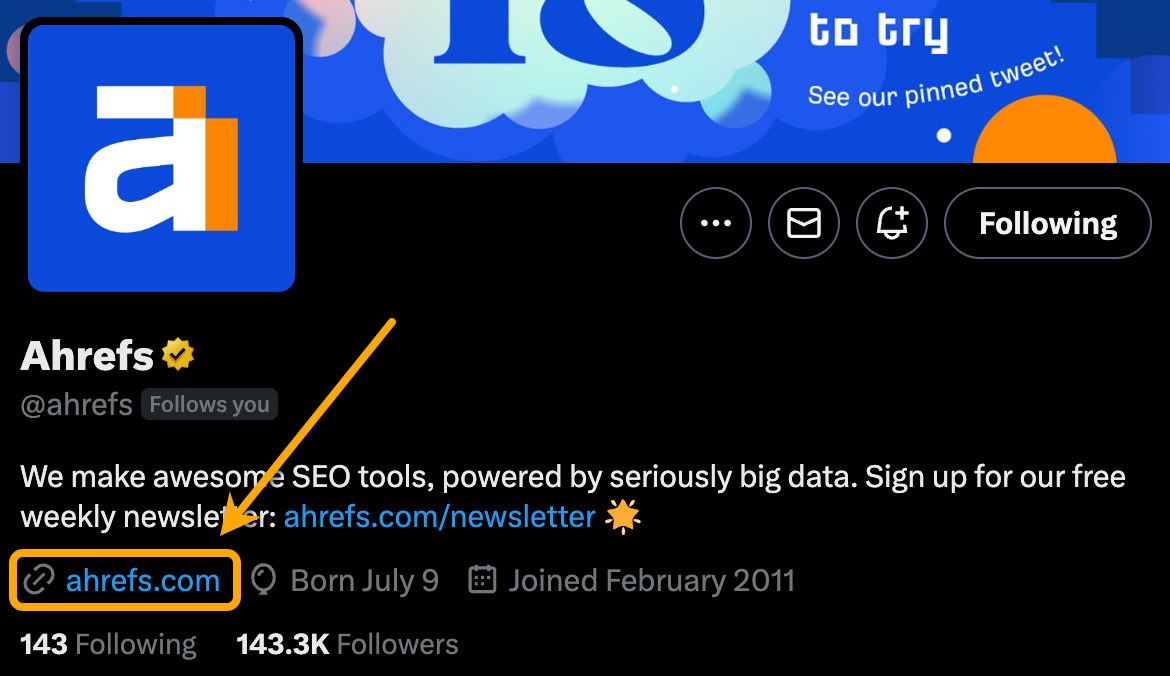 Liên kết từ profile Twitter của Ahrefs