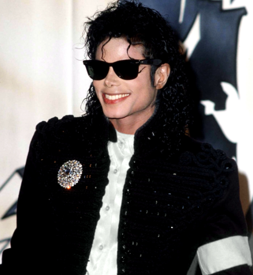 TOP 10 Đoạn văn Write a paragraph about Michael Jackson (siêu hay) (ảnh 1)