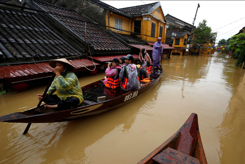 TOP 10 Đoạn văn Write instructions about things to do before, during and after a flood (siêu hay)  (ảnh 1)