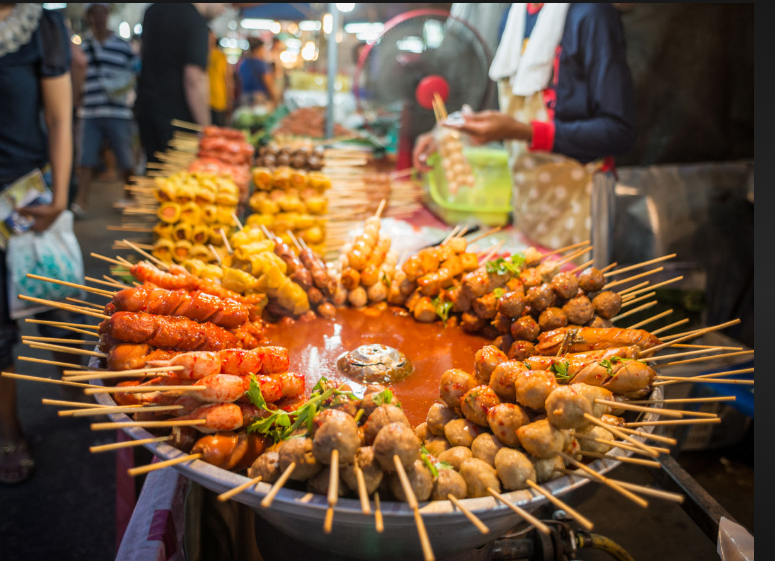 TOP 10 Đoạn văn Write a paragraph about the advantages or disadvantages of street food (siêu hay)  (ảnh 1)